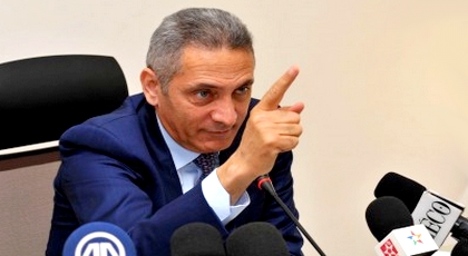 بسبب فيديو يوثق غياب الموظفين.. وزير التجارة والصناعة يعفي مسؤولين في مندوبية وزارته ويتوعد المتغيبين بسبب فيديو يوثق غياب الموظفين.. وزير التجارة والصناعة يعفي مسؤولين في مندوبية وزارته ويتوعد المتغيبين