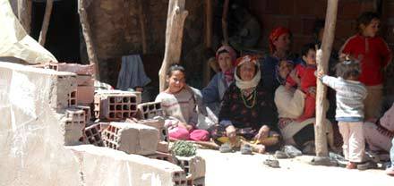 هدم أزيد من 12 محل للسكن بدوار عين الذيب بجماعة أولاد ستوت بزايو هدم أزيد من 12 محل للسكن بدوار عين الذيب بجماعة أولاد ستوت بزايو