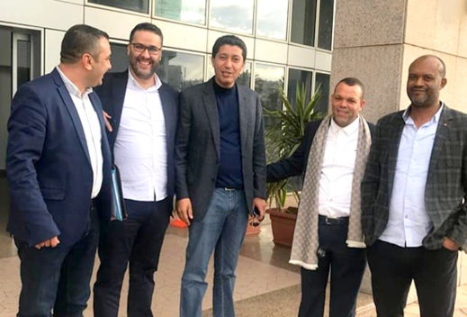 بعيوي وأعضاء ائتلاف مستثمري الناظور يجتمعون بالمدير العام للجمارك حول تطوير الحركة الاقتصادية بالجهة بعيوي وأعضاء ائتلاف مستثمري الناظور يجتمعون بالمدير العام للجمارك حول تطوير الحركة الاقتصادية بالجهة