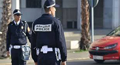 القبض على منتحلي صفة رجال شرطة يختطفون ويغتصبون نادلات المقاهي بالقوة القبض على منتحلي صفة رجال شرطة يختطفون ويغتصبون نادلات المقاهي بالقوة