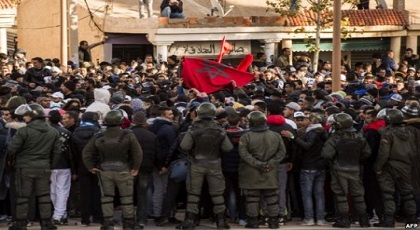 الخلفي: تدخل الداخلية في جرادة تم بتنسيق مع رئيس الحكومة الخلفي: تدخل الداخلية في جرادة تم بتنسيق مع رئيس الحكومة