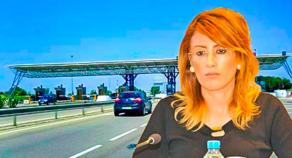 بعد العنصر.. مجهولون يعترضون طريق البرلمانية ليلى أحكيم بالطريق السيار والأخيرة تنجو بأعجوبة بعد العنصر.. مجهولون يعترضون طريق البرلمانية ليلى أحكيم بالطريق السيار والأخيرة تنجو بأعجوبة
