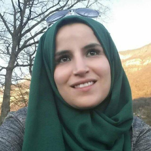 الكاتبة الريفية حسناء الشيخي تتوج بجائزة "القصة القصيرة جدا" في مسابقة "أوسكار" بمصر الكاتبة الريفية حسناء الشيخي تتوج بجائزة "القصة القصيرة جدا" في مسابقة "أوسكار" بمصر