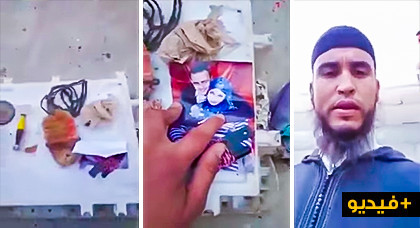 شاهدوا الفيديو.. فقيه يعثر على عشرات طلاسيم السحر مدسوسة بجدران منزل مشعوذ شاهدوا الفيديو.. فقيه يعثر على عشرات طلاسيم السحر مدسوسة بجدران منزل مشعوذ