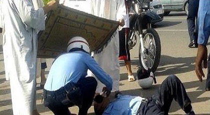 شرطي يتعرض لكسر جمجمته بعد هجوم عليه بالحجارة شرطي يتعرض لكسر جمجمته بعد هجوم عليه بالحجارة