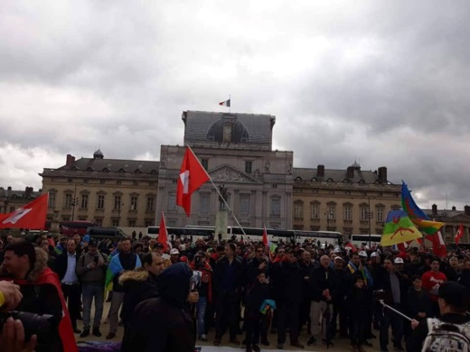 ربورطاج مطول.. مسيرة في باريس للمطالبة بإطلاق سراح معتقلي حراك الريف ربورطاج مطول.. مسيرة في باريس للمطالبة بإطلاق سراح معتقلي حراك الريف