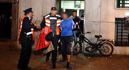 توقيف عصابة من شخصين وفتاة بعدما هاجم أحد أفرادها عميد شرطة بغاز الكريموجين توقيف عصابة من شخصين وفتاة بعدما هاجم أحد أفرادها عميد شرطة بغاز الكريموجين