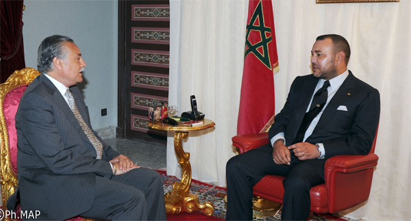 صاحب الجلالة يستقبل بالناظور الوزير الأول البرتغالي والسيد محمد نبيل بنعبد الله صاحب الجلالة يستقبل بالناظور الوزير الأول البرتغالي والسيد محمد نبيل بنعبد الله