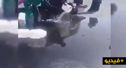 خيرت المعتمرين بين الدفع أو سكب المياه على الأرض.. السعودية تفرض ضريبة على ماء زمزم خيرت المعتمرين بين الدفع أو سكب المياه على الأرض.. السعودية تفرض ضريبة على ماء زمزم