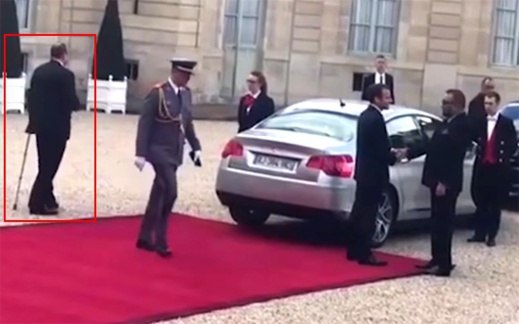 شاهدوا الصور.. المستشار الملكي فؤاد عالي الهمة يظهر رفقة الملك بفرنسا بعكاز طبي شاهدوا الصور.. المستشار الملكي فؤاد عالي الهمة يظهر رفقة الملك بفرنسا بعكاز طبي