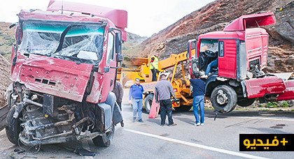 شاحنة ضخمة تتسبب في حادثة سير خطيرة على مستوى الطريق الرابطة بين الحسيمة وطنجة‎