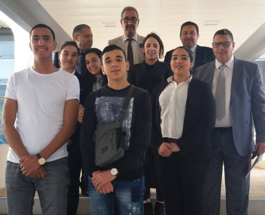 الناظوري "محمد عواج" يوشح بوسام الأكاديمي لدى وزارة "التعليم" بالجمهورية الفرنسية الناظوري "محمد عواج" يوشح بوسام الأكاديمي لدى وزارة "التعليم" بالجمهورية الفرنسية