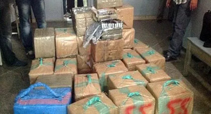 الدرك الملكي يوقف نشاط عصابة ويحجز ازيد من 180 كلغ من المخدرات بدار الكبداني