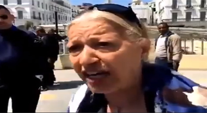 شوفو الفيديو.. جزائرية تشعل مواقع التواصل الاجتماعي: مشيت عند ختي فالمغرب جاتني البكية وبلادنا مشات شوفو الفيديو.. جزائرية تشعل مواقع التواصل الاجتماعي: مشيت عند ختي فالمغرب جاتني البكية وبلادنا مشات