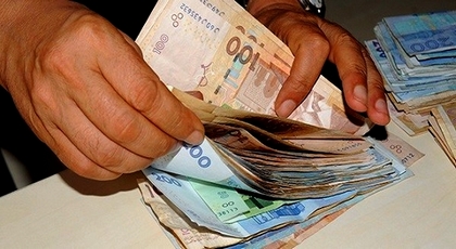 بشرى للموظفين.. الحكومة تقر بالزيادة في الأجور قبل فاتح ماي وتخصص تعويضا عن العمل بالمناطق النائية بشرى للموظفين.. الحكومة تقر بالزيادة في الأجور قبل فاتح ماي وتخصص تعويضا عن العمل بالمناطق النائية