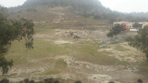 مستشارون جماعيون يعتزمون مراسلة الملك لوقف تشييد "تجزئة سكنية" في ملك غابوي على حافة جبل بأزغنغان مستشارون جماعيون يعتزمون مراسلة الملك لوقف تشييد "تجزئة سكنية" في ملك غابوي على حافة جبل بأزغنغان