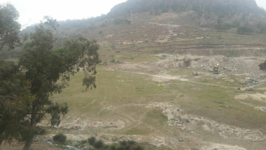 مستشارون جماعيون يعتزمون مراسلة الملك لوقف تشييد "تجزئة سكنية" في ملك غابوي على حافة جبل بأزغنغان مستشارون جماعيون يعتزمون مراسلة الملك لوقف تشييد "تجزئة سكنية" في ملك غابوي على حافة جبل بأزغنغان