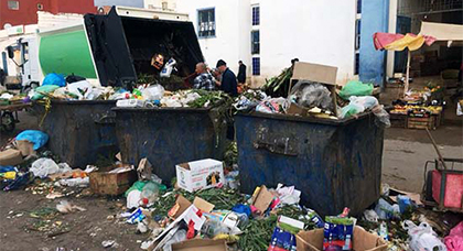 رئيس جماعة بني أنصار يطلق حملة نظافة في أهم أحياء البلدية