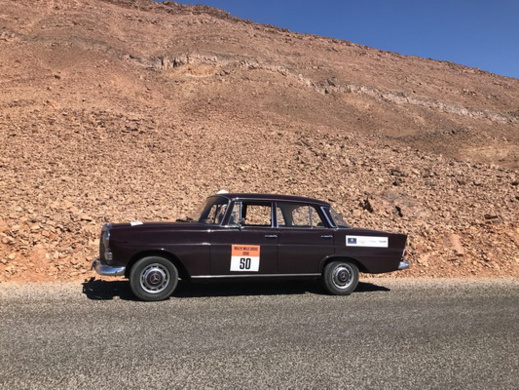 شاهدوا مرسديس 200 العتيقة التي مثلت إقليم الناظور في رالي السيارات الكلاسيكية شاهدوا مرسديس 200 العتيقة التي مثلت إقليم الناظور في رالي السيارات الكلاسيكية