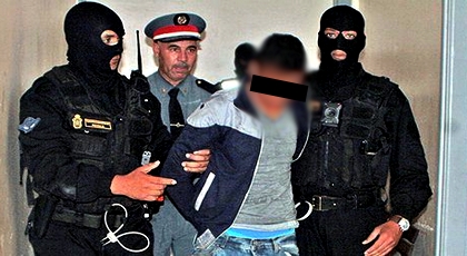 حير الإنتربول.. هكذا سقط أحد أخطر عناصر "المافيا" الإيطالية في قبضة أمن المغرب بعد 22 عاما من الفرار حير الإنتربول.. هكذا سقط أحد أخطر عناصر "المافيا" الإيطالية في قبضة أمن المغرب بعد 22 عاما من الفرار