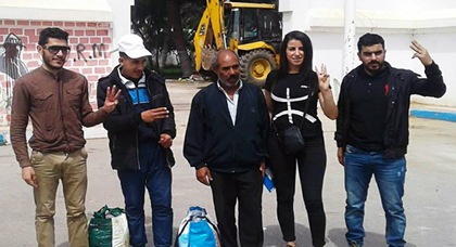 المعتقل القاصر في ملف "حراك الريف" أشملال يعانق الحرية بالناظور المعتقل القاصر في ملف "حراك الريف" أشملال يعانق الحرية بالناظور