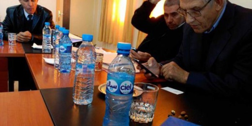 أول وزير يرد على "سيدي علي" : لن ننقص من الضريبة حيت كتربحو مزيان والمقاطعة مؤامرة خارجية أول وزير يرد على "سيدي علي" : لن ننقص من الضريبة حيت كتربحو مزيان والمقاطعة مؤامرة خارجية