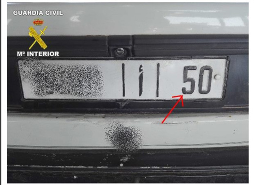 أمن الحدود بمليلية يلقي القبض على مغربيين يزوران السيارات المستعملة في التهريب المعيشي أمن الحدود بمليلية يلقي القبض على مغربيين يزوران السيارات المستعملة في التهريب المعيشي