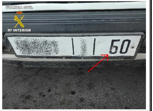 أمن الحدود بمليلية يلقي القبض على مغربيين يزوران السيارات المستعملة في التهريب المعيشي أمن الحدود بمليلية يلقي القبض على مغربيين يزوران السيارات المستعملة في التهريب المعيشي