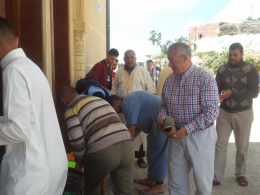 أبرشان يشارك في إفتتاح أكبر مسجد بجماعة إعزانن أبرشان يشارك في إفتتاح أكبر مسجد بجماعة إعزانن