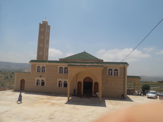 أبرشان يشارك في إفتتاح أكبر مسجد بجماعة إعزانن أبرشان يشارك في إفتتاح أكبر مسجد بجماعة إعزانن