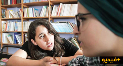 حلقة جديدة من السلسلة الساخرة "العولامة ": رمضان يباغت فتاة لم تصم الدين القديم حلقة جديدة من السلسلة الساخرة "العولامة ": رمضان يباغت فتاة لم تصم الدين القديم