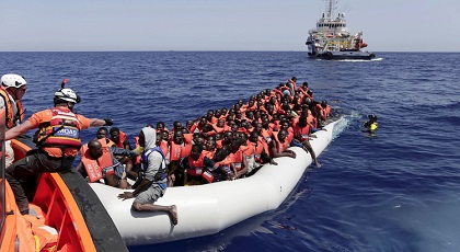 إنقاذ 217 مهاجرا بينهم 24 امرأة على الأقل ورضيع بين إسبانيا والمغرب إنقاذ 217 مهاجرا بينهم 24 امرأة على الأقل ورضيع بين إسبانيا والمغرب