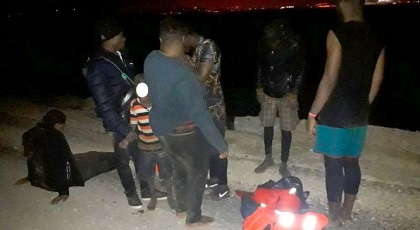 الجيش المغربي يتدخل وينقذ طفلا عمره ست سنوات حاول الهجرة سرا لاسبانيا الجيش المغربي يتدخل وينقذ طفلا عمره ست سنوات حاول الهجرة سرا لاسبانيا