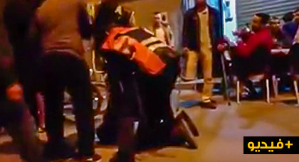 شاهدوا لحظة إعتقال ناشط بحراك الناظور ومطالب بإطلاق سراحه شاهدوا لحظة إعتقال ناشط بحراك الناظور ومطالب بإطلاق سراحه