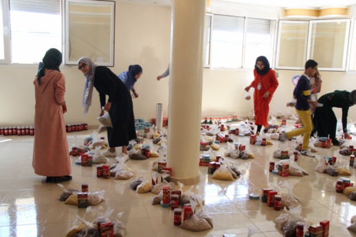 أجنحة السلام تدخل الفرحة على 130 أسرة من خلال توزيع قفف الخير في إطار حملة عشرة دراهم. أجنحة السلام تدخل الفرحة على 130 أسرة من خلال توزيع قفف الخير في إطار حملة عشرة دراهم.