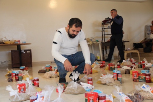 أجنحة السلام تدخل الفرحة على 130 أسرة من خلال توزيع قفف الخير في إطار حملة عشرة دراهم. أجنحة السلام تدخل الفرحة على 130 أسرة من خلال توزيع قفف الخير في إطار حملة عشرة دراهم.