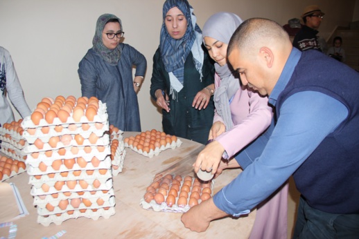 أجنحة السلام تدخل الفرحة على 130 أسرة من خلال توزيع قفف الخير في إطار حملة عشرة دراهم. أجنحة السلام تدخل الفرحة على 130 أسرة من خلال توزيع قفف الخير في إطار حملة عشرة دراهم.