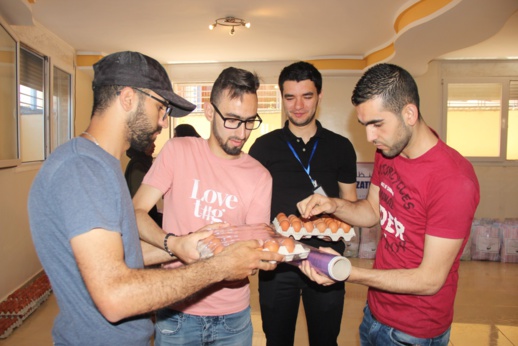 أجنحة السلام تدخل الفرحة على 130 أسرة من خلال توزيع قفف الخير في إطار حملة عشرة دراهم. أجنحة السلام تدخل الفرحة على 130 أسرة من خلال توزيع قفف الخير في إطار حملة عشرة دراهم.