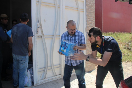 أجنحة السلام تدخل الفرحة على 130 أسرة من خلال توزيع قفف الخير في إطار حملة عشرة دراهم. أجنحة السلام تدخل الفرحة على 130 أسرة من خلال توزيع قفف الخير في إطار حملة عشرة دراهم.