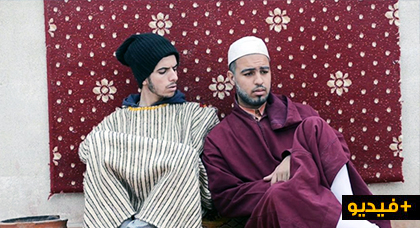 هكذا قابل كوميدي ناظوري بطل السلسلة الساخرة "المشاكيل" عامل الإقليم هكذا قابل كوميدي ناظوري بطل السلسلة الساخرة "المشاكيل" عامل الإقليم
