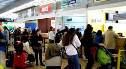 يهم الجالية المغربية.. تعويض المسافرين بـ7 آلاف درهم في حال إلغاء رحلة جوية أو تأخرها يهم الجالية المغربية.. تعويض المسافرين بـ7 آلاف درهم في حال إلغاء رحلة جوية أو تأخرها