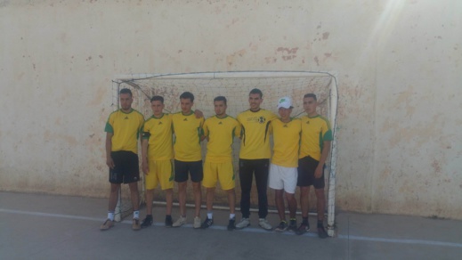 جمعويو "تزغين" ينظمون أكبر دوري رمضاني في كرة القدم المصغرة بحضور ممثلي السلطة والجماعة جمعويو "تزغين" ينظمون أكبر دوري رمضاني في كرة القدم المصغرة بحضور ممثلي السلطة والجماعة