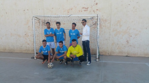 جمعويو "تزغين" ينظمون أكبر دوري رمضاني في كرة القدم المصغرة بحضور ممثلي السلطة والجماعة جمعويو "تزغين" ينظمون أكبر دوري رمضاني في كرة القدم المصغرة بحضور ممثلي السلطة والجماعة