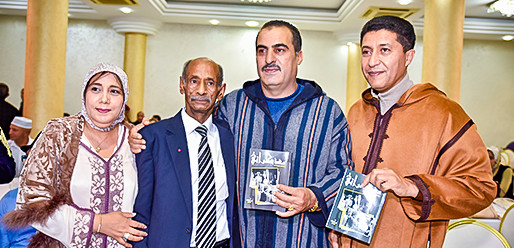 رئيس مؤسسة بسمة للأعمال الخيرية عبد النبي بعوي يكرم الأسطورة الفيلالي بطل المنتخب الوطني المغربي في مونديال 1970 رئيس مؤسسة بسمة للأعمال الخيرية عبد النبي بعوي يكرم الأسطورة الفيلالي بطل المنتخب الوطني المغربي في مونديال 1970