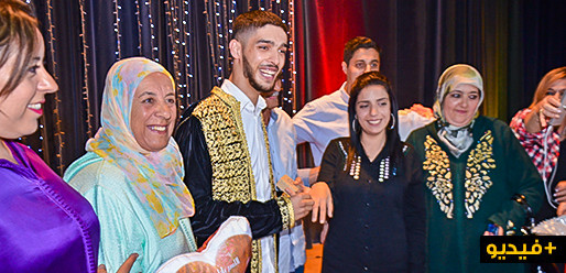 شاهدوا.. فافي يقدم خاتم الزواج لسيليا فوق منصة المركب الثقافي بالناظور شاهدوا.. فافي يقدم خاتم الزواج لسيليا فوق منصة المركب الثقافي بالناظور