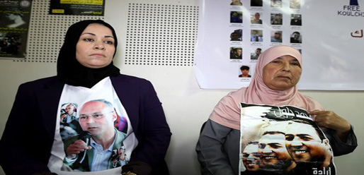 سنة من المعاناة والعذاب والحرمان.. هذه شهادات صادمة لأسر معتقلي حراك الريف سنة من المعاناة والعذاب والحرمان.. هذه شهادات صادمة لأسر معتقلي حراك الريف
