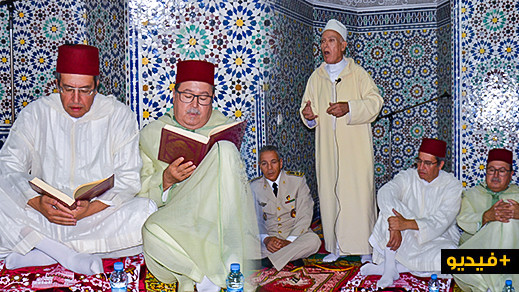 عامل إقليم الناظور يترأس حفلا دينيا إحياء لليلة القدر وسط أجواء روحانية عامل إقليم الناظور يترأس حفلا دينيا إحياء لليلة القدر وسط أجواء روحانية