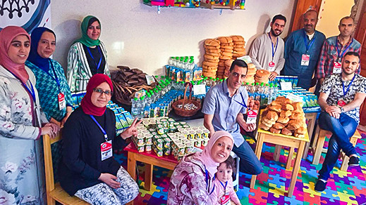 توزيع 2500 وجبة إفطار وقفف وملابس على المحتاجين والأيتام بوجدة توزيع 2500 وجبة إفطار وقفف وملابس على المحتاجين والأيتام بوجدة