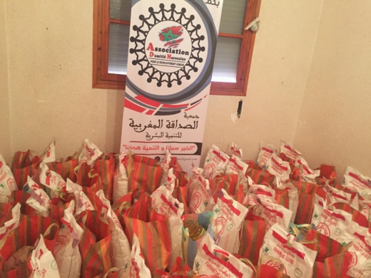 توزيع 2500 وجبة إفطار وقفف وملابس على المحتاجين والأيتام بوجدة توزيع 2500 وجبة إفطار وقفف وملابس على المحتاجين والأيتام بوجدة