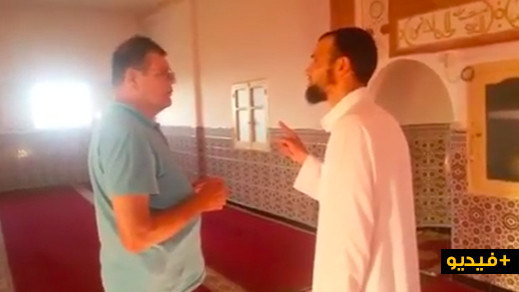 مواطن فرنسي يعلن إسلامه بأحد مساجد "جزيرة المهندس" بالناظور